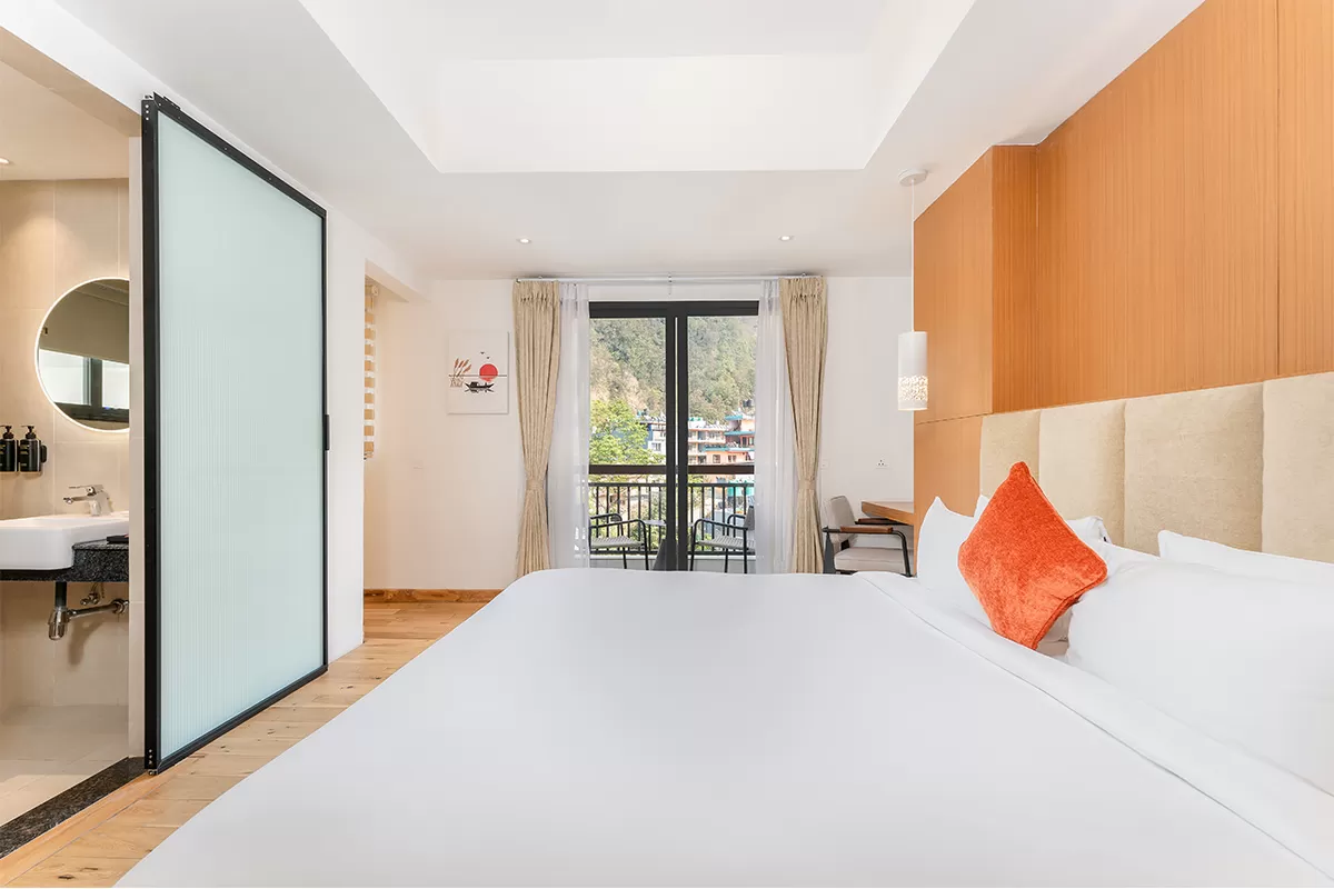 Deluxe Suite - Bedroom