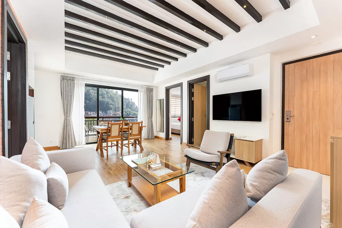 Executive Suite - Living Room